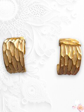 Vintage Alice Caviness Chunky Hoop Earrings Clip On White Enamel Gold Tone